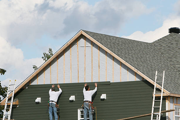 Professional Siding Installation technician working in Swannanoa, NC